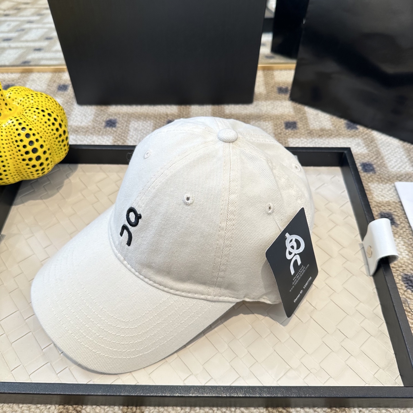 潮牌棒球帽 简单休闲风的棒球帽 减龄百搭 适配度很高！简单随性~出街拍照拗造型非常加分~男女同款 随意搭