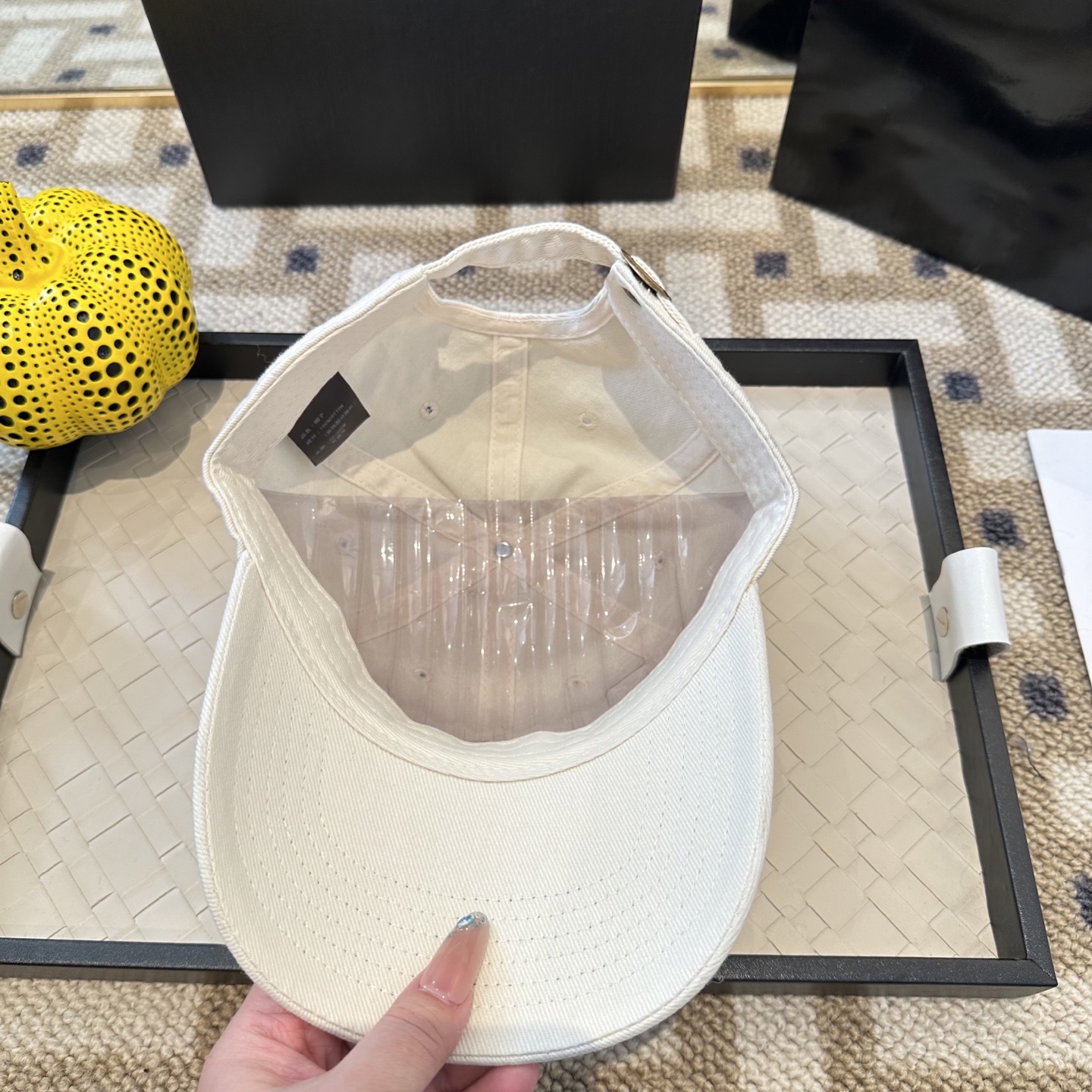 潮牌棒球帽 简单休闲风的棒球帽 减龄百搭 适配度很高！简单随性~出街拍照拗造型非常加分~男女同款 随意搭