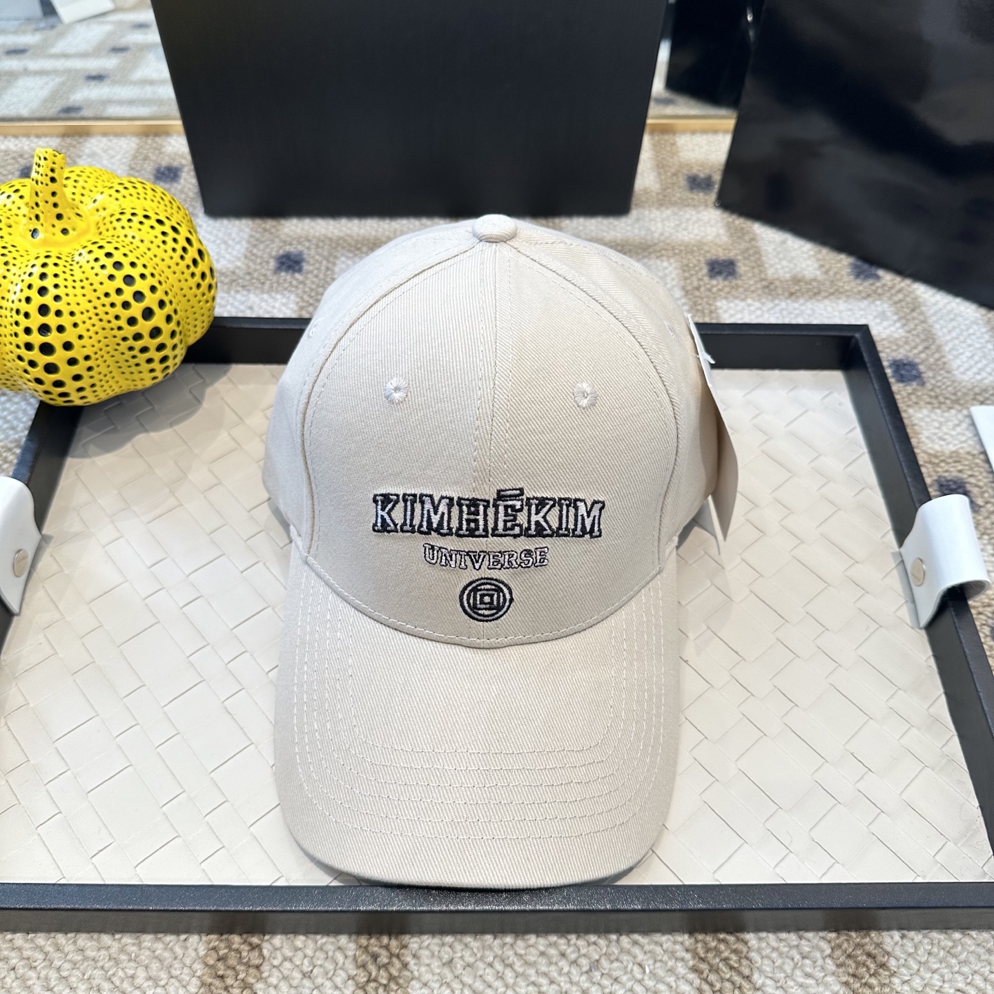 潮牌棒球帽 简单休闲风的棒球帽 减龄百搭 适配度很高！简单随性~出街拍照拗造型非常加分~男女同款 随意搭