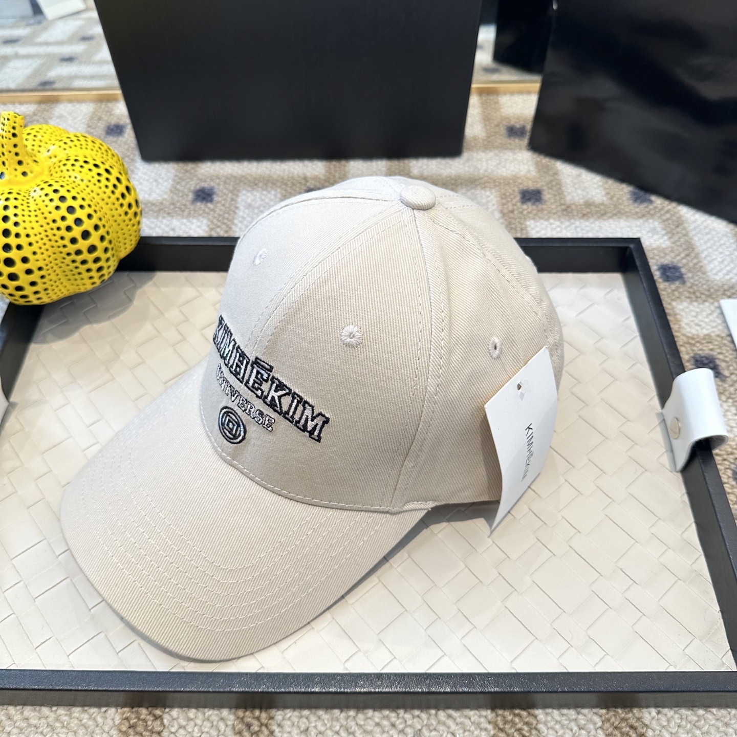 潮牌棒球帽 简单休闲风的棒球帽 减龄百搭 适配度很高！简单随性~出街拍照拗造型非常加分~男女同款 随意搭