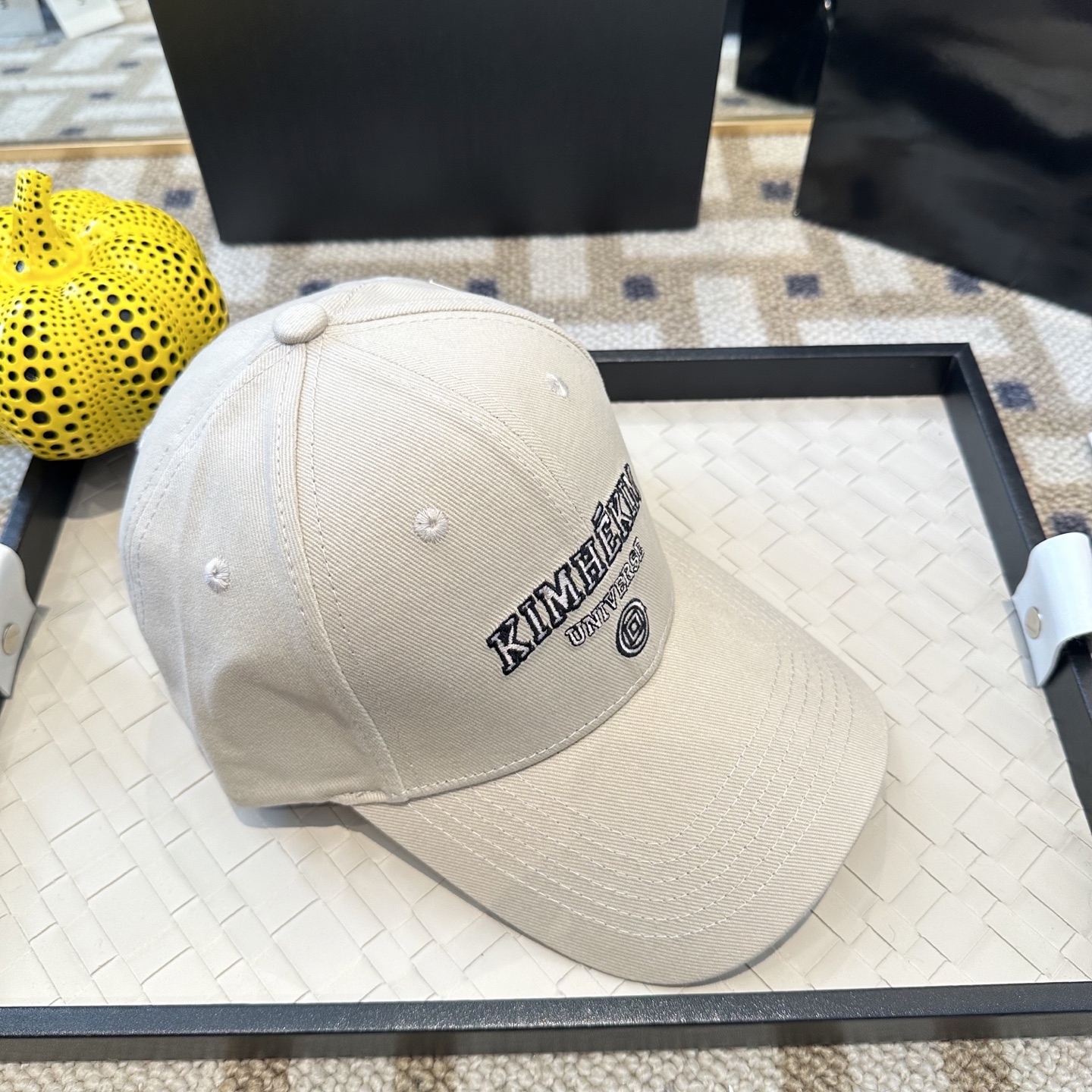 潮牌棒球帽 简单休闲风的棒球帽 减龄百搭 适配度很高！简单随性~出街拍照拗造型非常加分~男女同款 随意搭