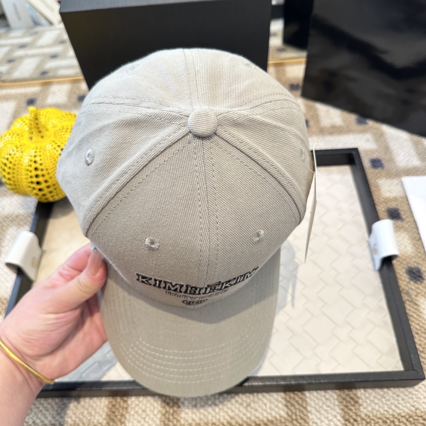 潮牌棒球帽 简单休闲风的棒球帽 减龄百搭 适配度很高！简单随性~出街拍照拗造型非常加分~男女同款 随意搭