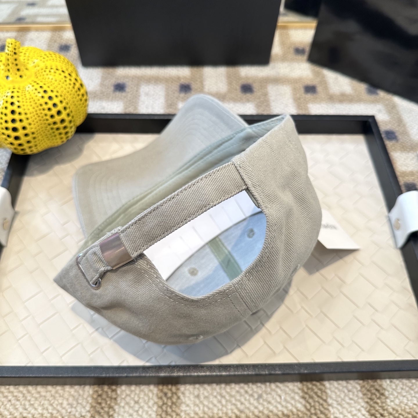 潮牌棒球帽 简单休闲风的棒球帽 减龄百搭 适配度很高！简单随性~出街拍照拗造型非常加分~男女同款 随意搭