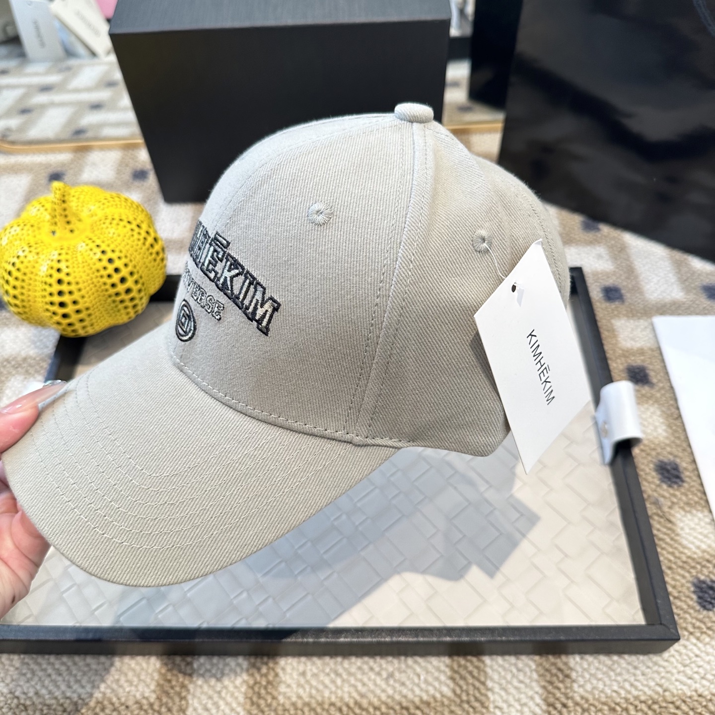 潮牌棒球帽 简单休闲风的棒球帽 减龄百搭 适配度很高！简单随性~出街拍照拗造型非常加分~男女同款 随意搭