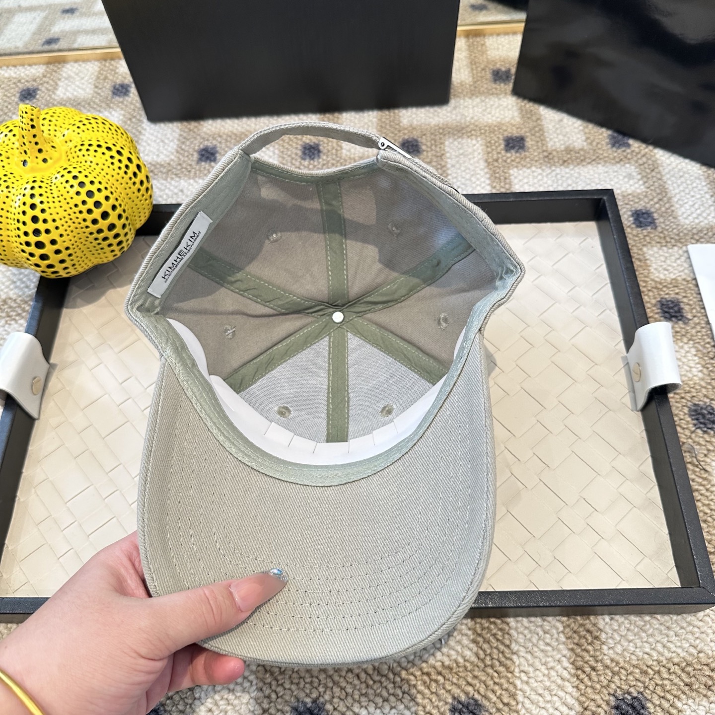 潮牌棒球帽 简单休闲风的棒球帽 减龄百搭 适配度很高！简单随性~出街拍照拗造型非常加分~男女同款 随意搭