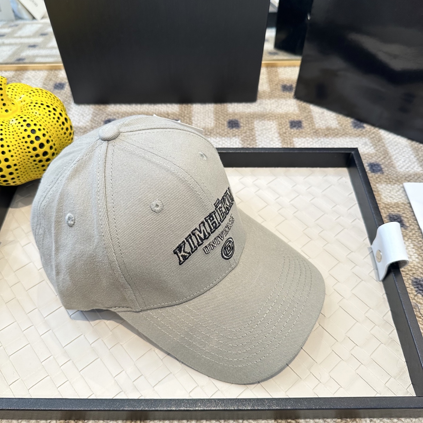 潮牌棒球帽 简单休闲风的棒球帽 减龄百搭 适配度很高！简单随性~出街拍照拗造型非常加分~男女同款 随意搭