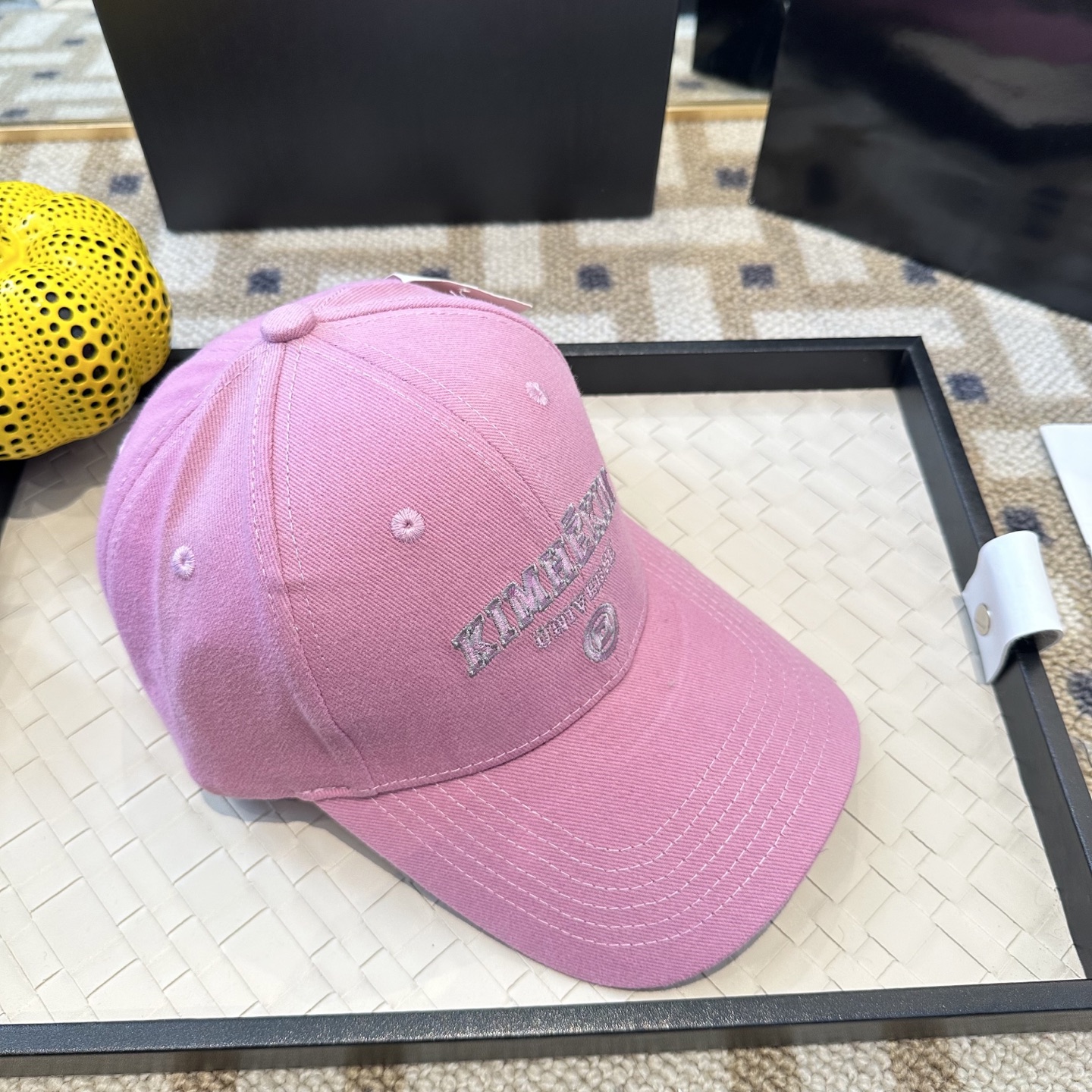 潮牌棒球帽 简单休闲风的棒球帽 减龄百搭 适配度很高！简单随性~出街拍照拗造型非常加分~男女同款 随意搭