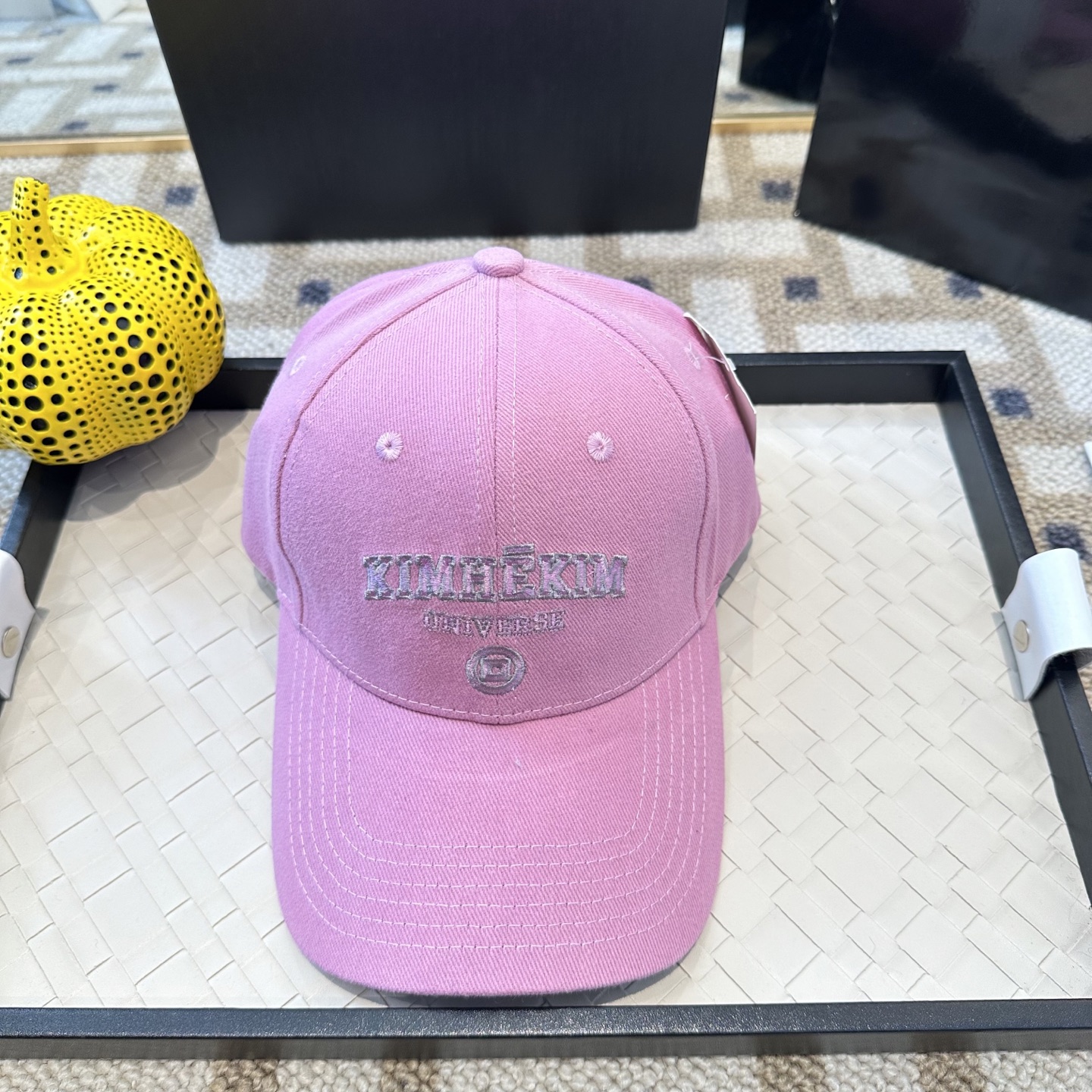 潮牌棒球帽 简单休闲风的棒球帽 减龄百搭 适配度很高！简单随性~出街拍照拗造型非常加分~男女同款 随意搭