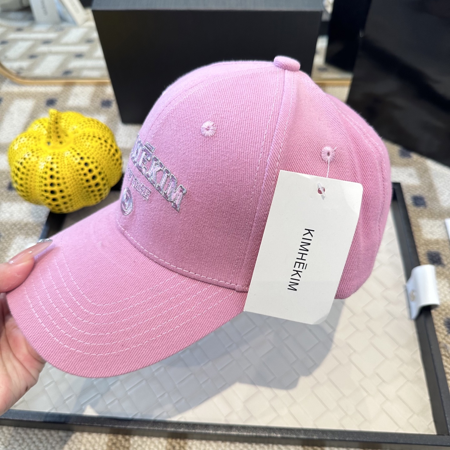 潮牌棒球帽 简单休闲风的棒球帽 减龄百搭 适配度很高！简单随性~出街拍照拗造型非常加分~男女同款 随意搭