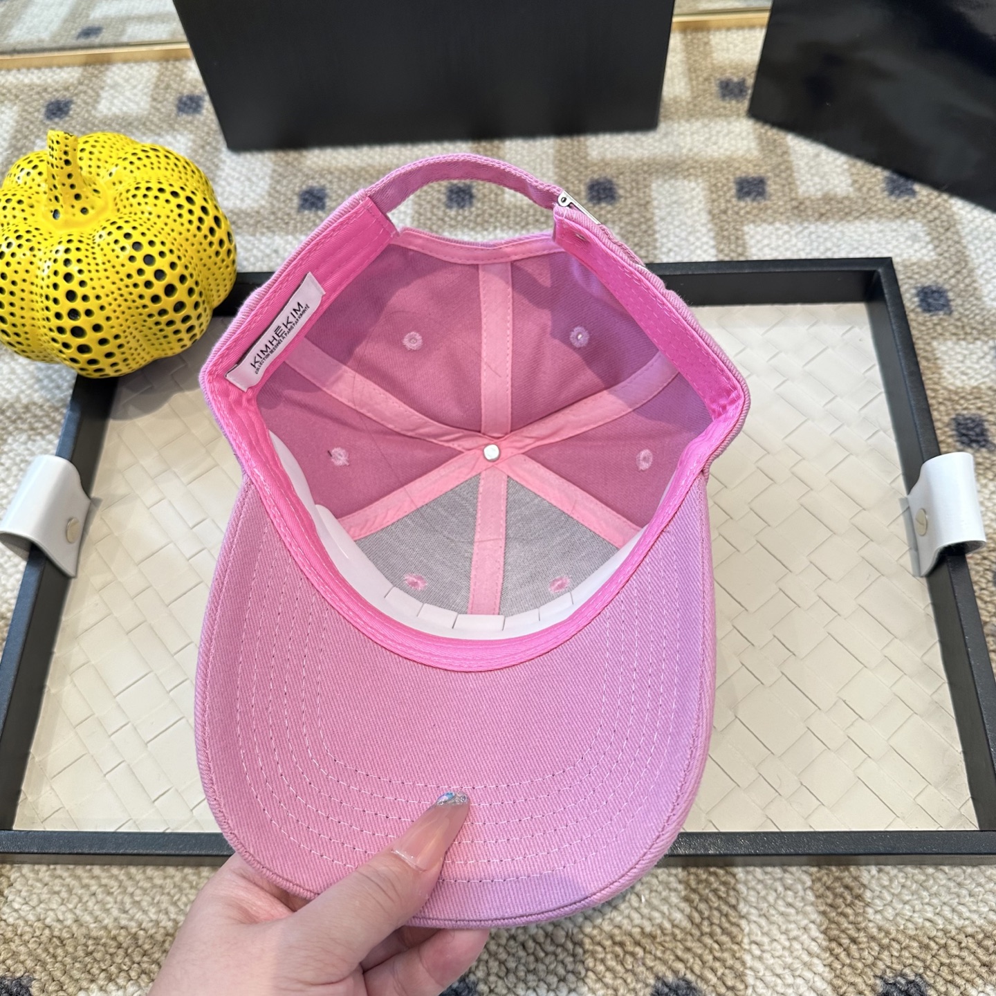 潮牌棒球帽 简单休闲风的棒球帽 减龄百搭 适配度很高！简单随性~出街拍照拗造型非常加分~男女同款 随意搭