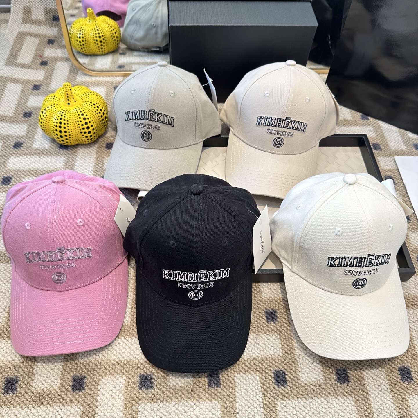 潮牌棒球帽 简单休闲风的棒球帽 减龄百搭 适配度很高！简单随性~出街拍照拗造型非常加分~男女同款 随意搭