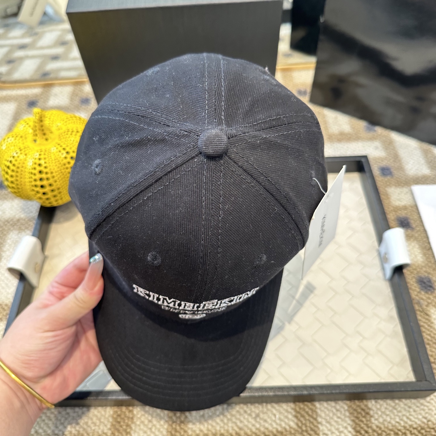 潮牌棒球帽 简单休闲风的棒球帽 减龄百搭 适配度很高！简单随性~出街拍照拗造型非常加分~男女同款 随意搭