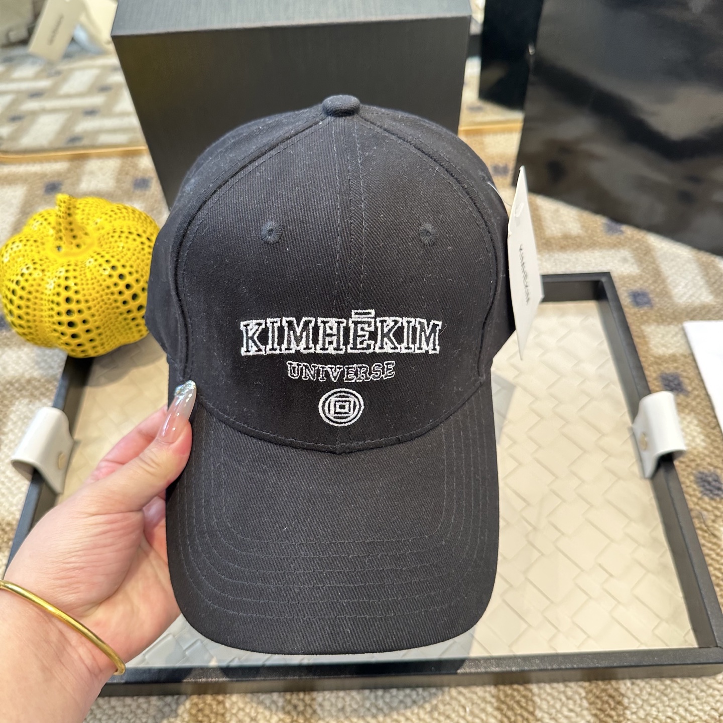 潮牌棒球帽 简单休闲风的棒球帽 减龄百搭 适配度很高！简单随性~出街拍照拗造型非常加分~男女同款 随意搭