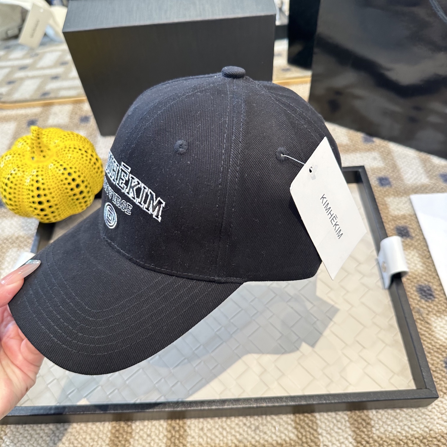 潮牌棒球帽 简单休闲风的棒球帽 减龄百搭 适配度很高！简单随性~出街拍照拗造型非常加分~男女同款 随意搭