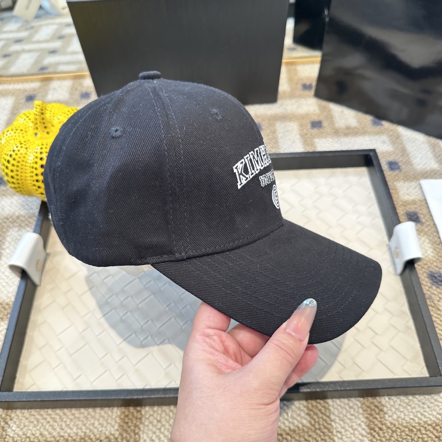 潮牌棒球帽 简单休闲风的棒球帽 减龄百搭 适配度很高！简单随性~出街拍照拗造型非常加分~男女同款 随意搭