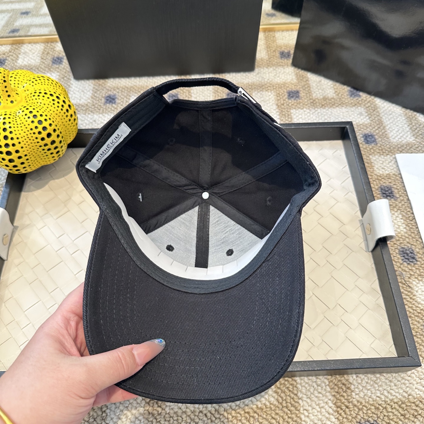 潮牌棒球帽 简单休闲风的棒球帽 减龄百搭 适配度很高！简单随性~出街拍照拗造型非常加分~男女同款 随意搭