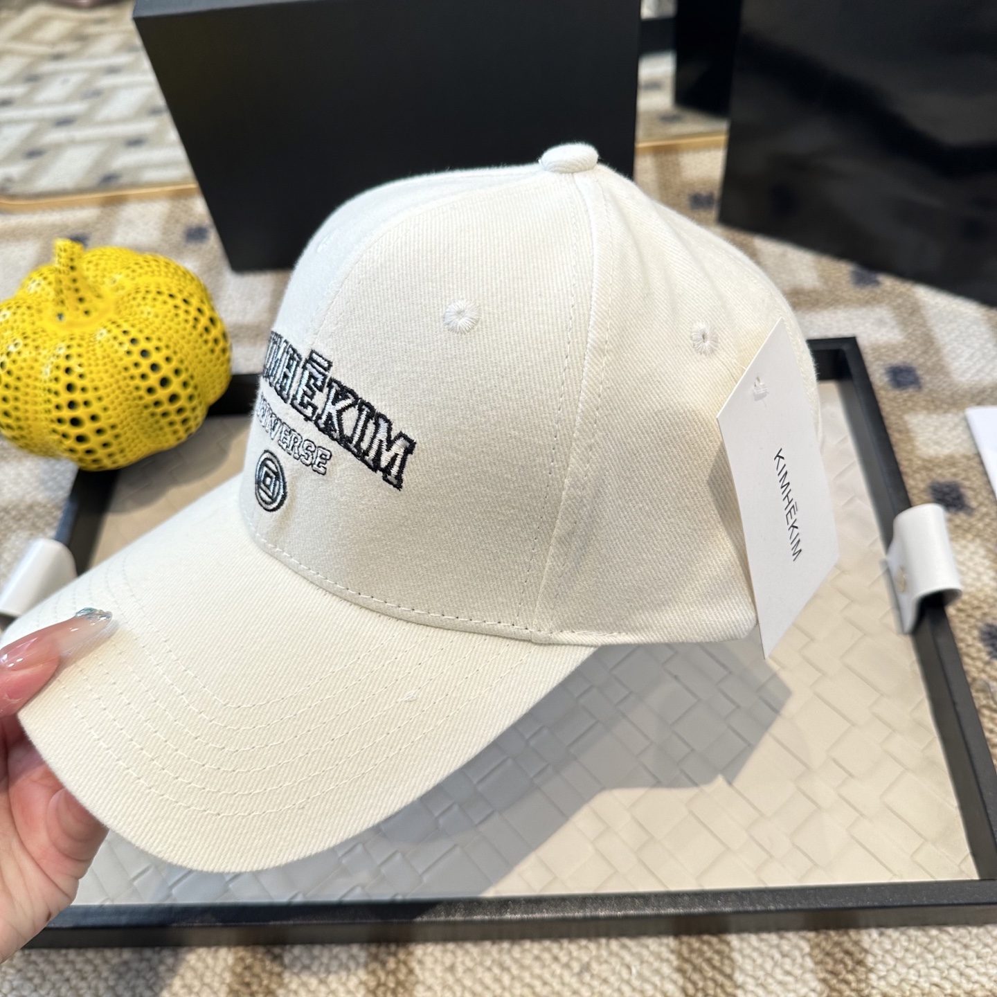 潮牌棒球帽 简单休闲风的棒球帽 减龄百搭 适配度很高！简单随性~出街拍照拗造型非常加分~男女同款 随意搭