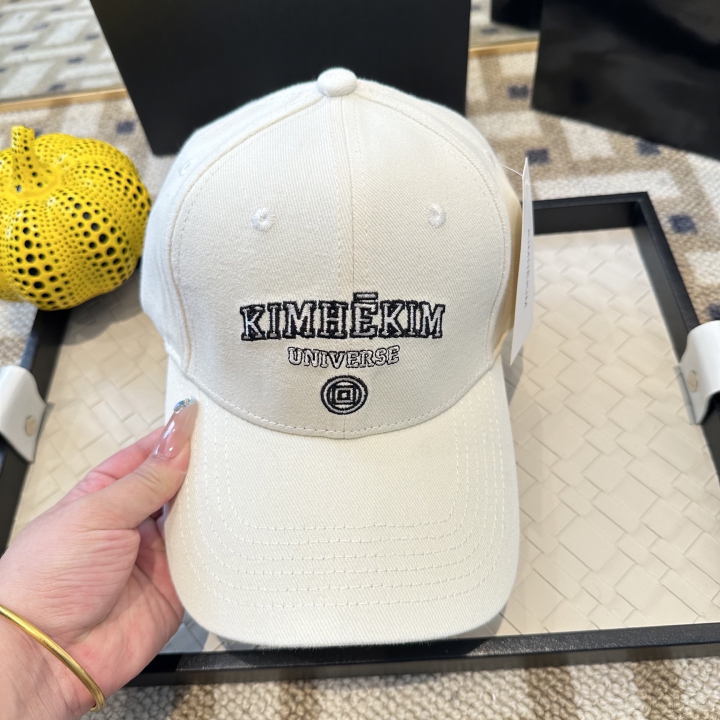 潮牌棒球帽 简单休闲风的棒球帽 减龄百搭 适配度很高！简单随性~出街拍照拗造型非常加分~男女同款 随意搭