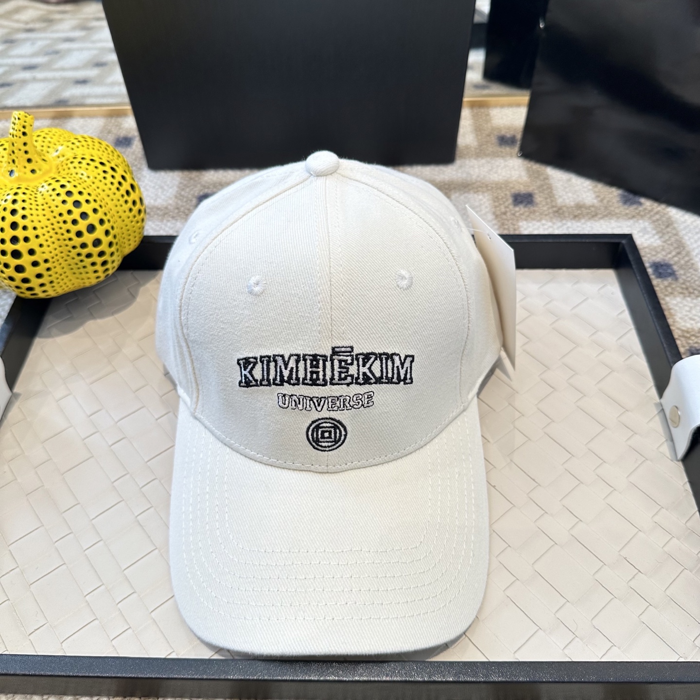 潮牌棒球帽 简单休闲风的棒球帽 减龄百搭 适配度很高！简单随性~出街拍照拗造型非常加分~男女同款 随意搭