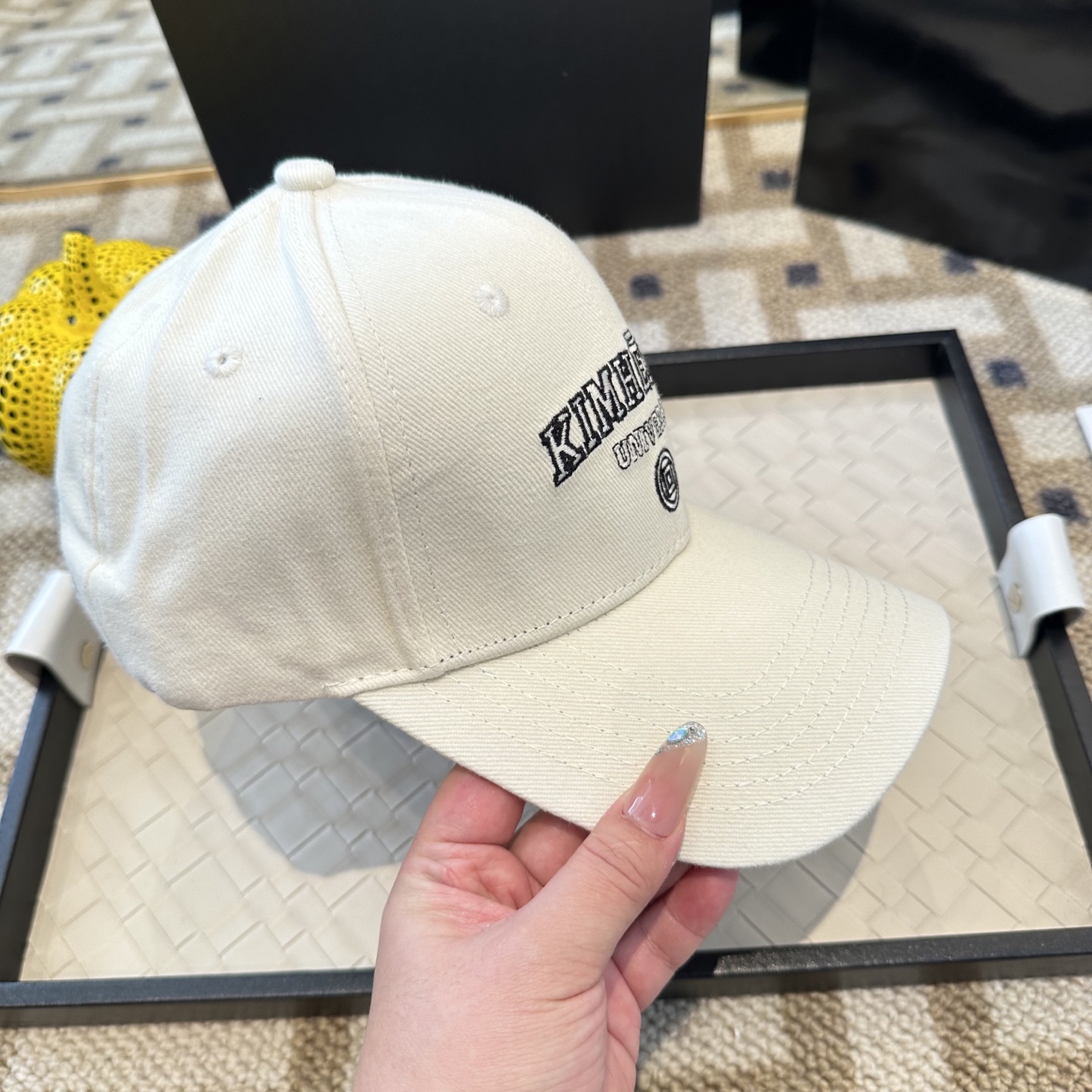 潮牌棒球帽 简单休闲风的棒球帽 减龄百搭 适配度很高！简单随性~出街拍照拗造型非常加分~男女同款 随意搭