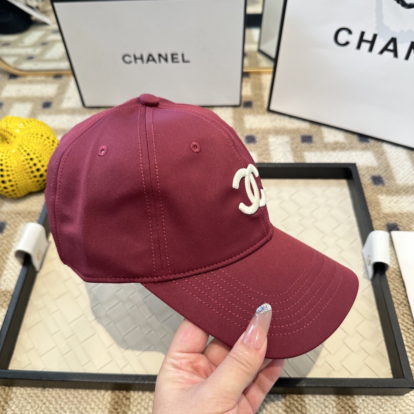 CHANEL香奈儿 新款简约刺绣logo棒球帽，新款出货，大牌款超好搭配，赶紧入手！