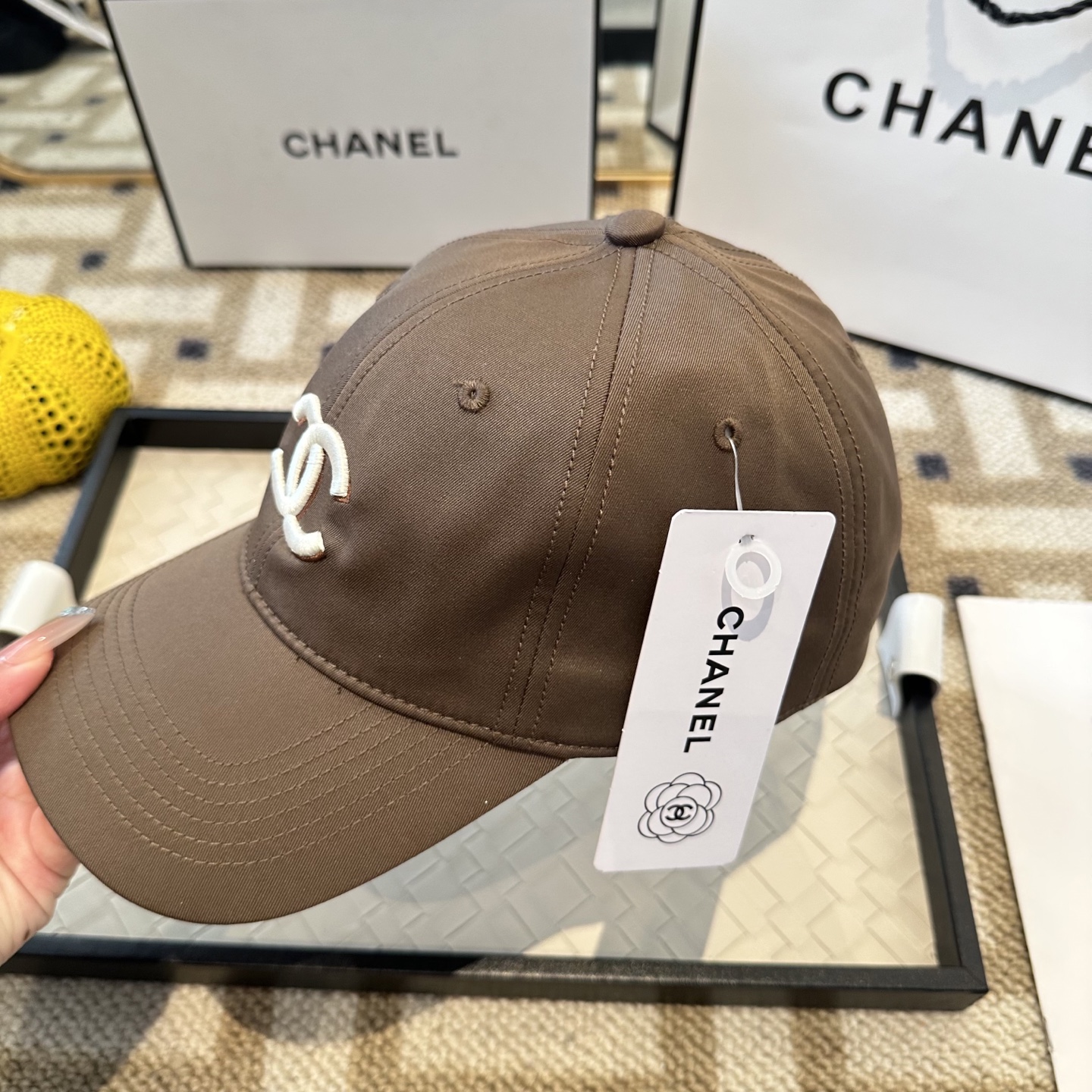 CHANEL香奈儿 新款简约刺绣logo棒球帽，新款出货，大牌款超好搭配，赶紧入手！