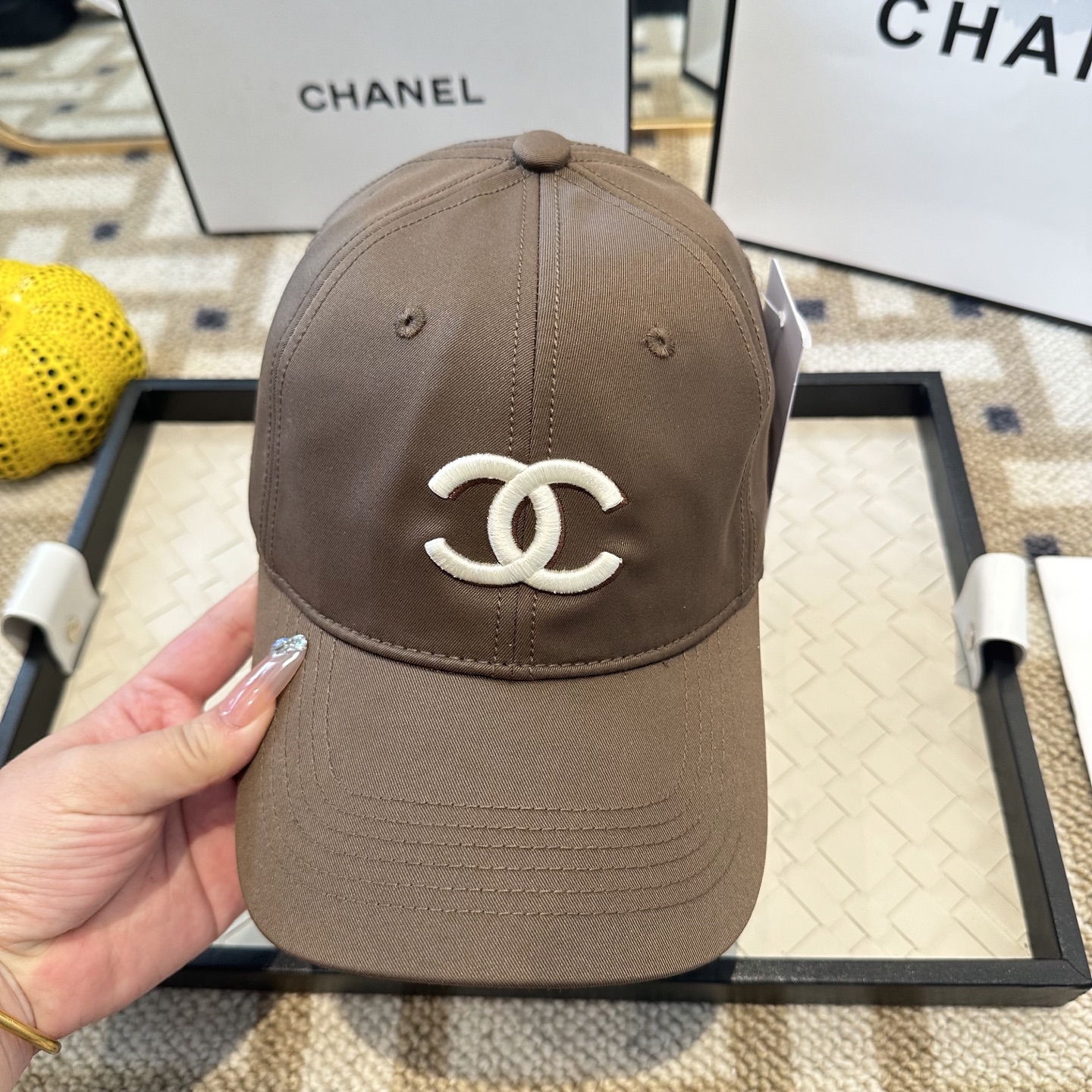CHANEL香奈儿 新款简约刺绣logo棒球帽，新款出货，大牌款超好搭配，赶紧入手！