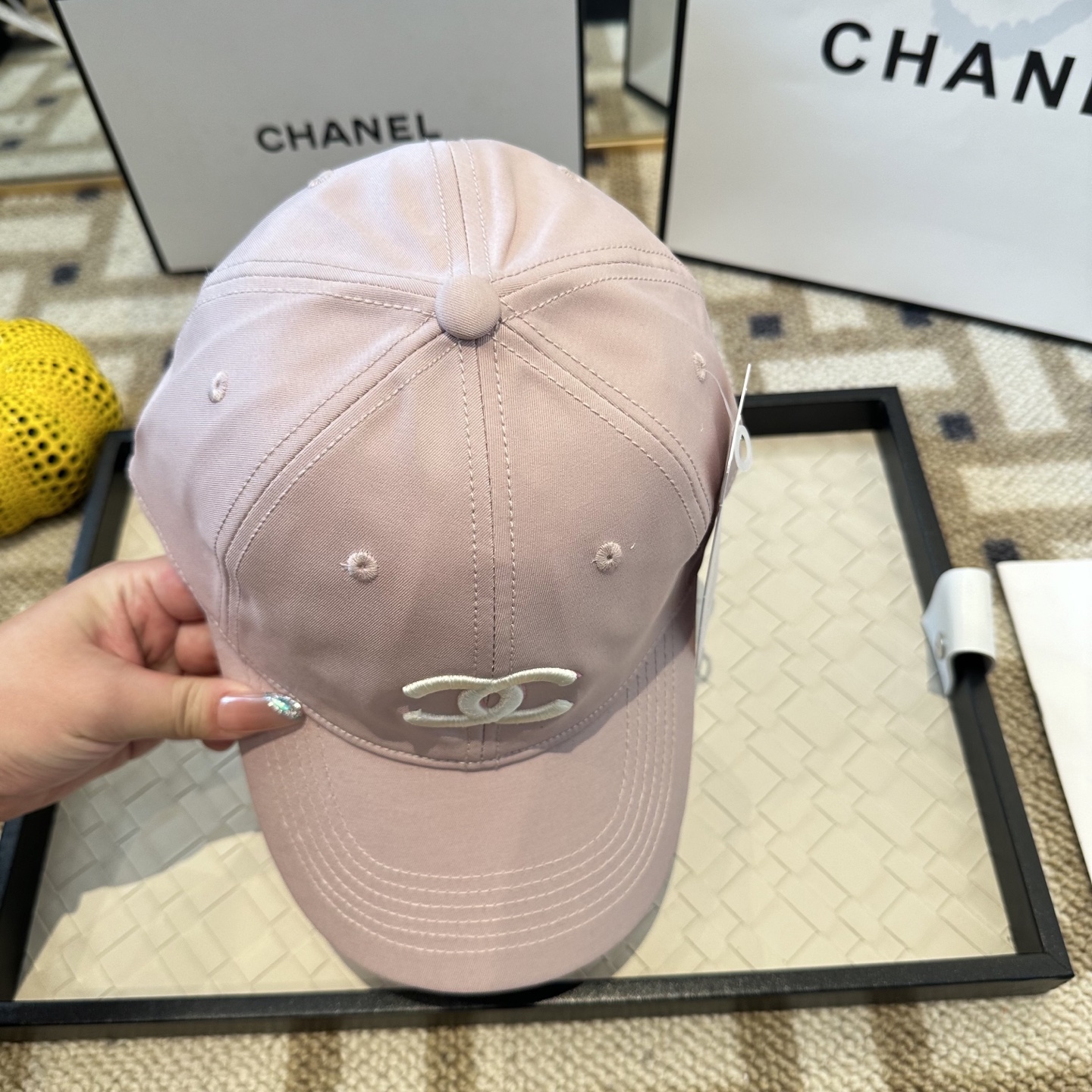 CHANEL香奈儿 新款简约刺绣logo棒球帽，新款出货，大牌款超好搭配，赶紧入手！