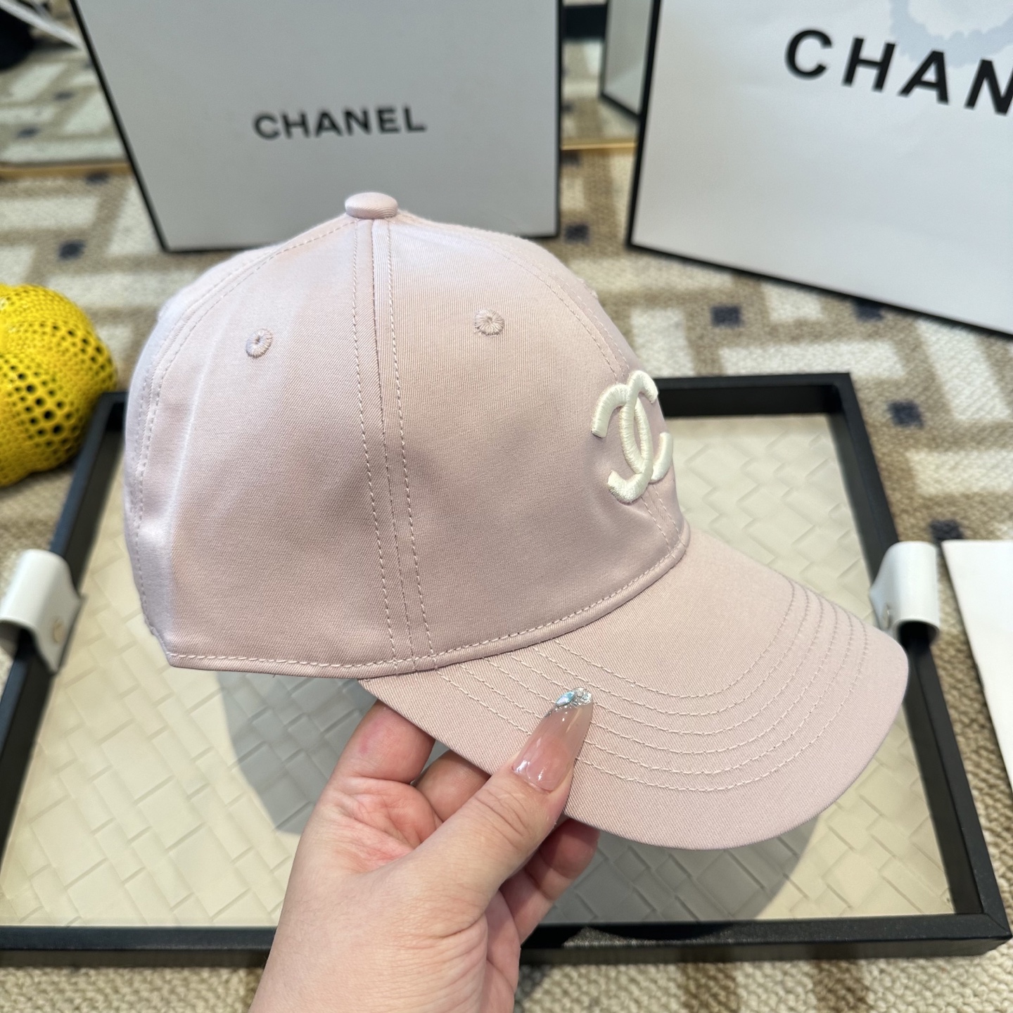 CHANEL香奈儿 新款简约刺绣logo棒球帽，新款出货，大牌款超好搭配，赶紧入手！