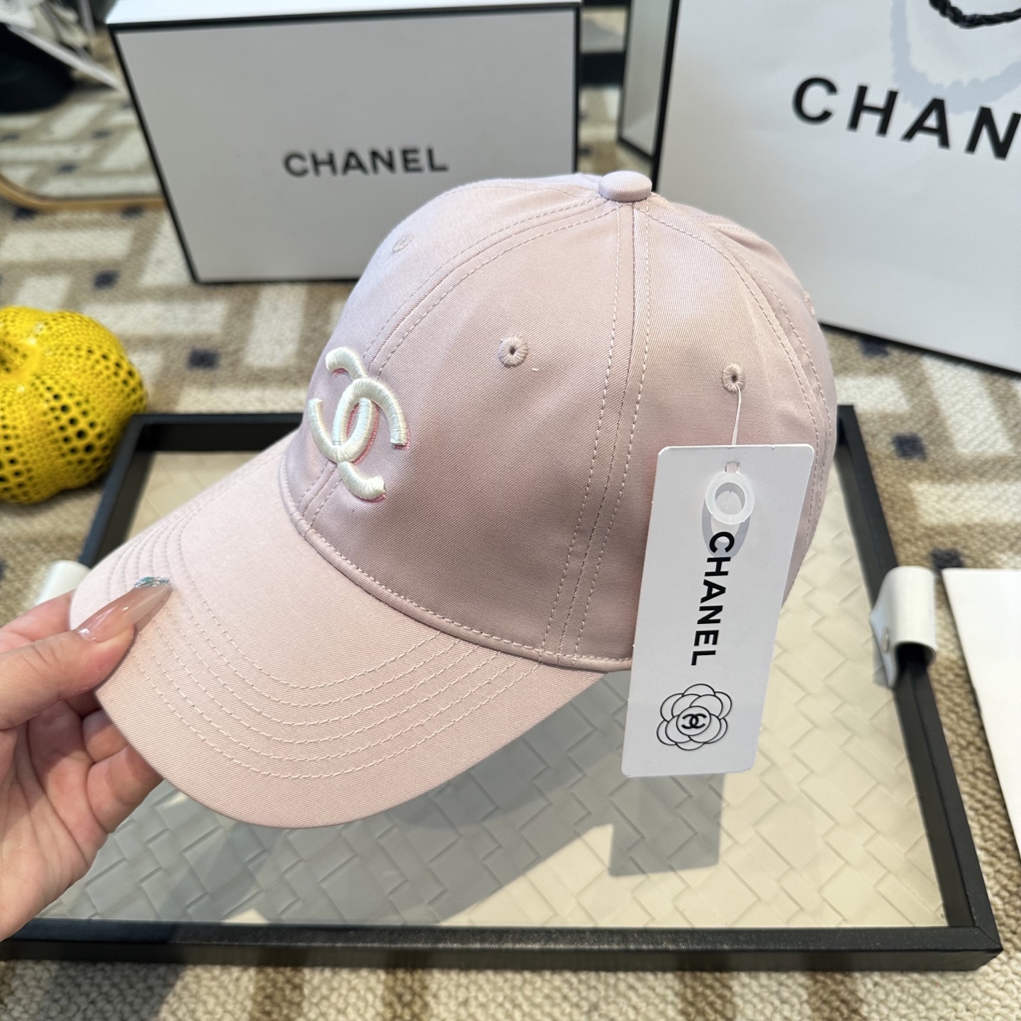CHANEL香奈儿 新款简约刺绣logo棒球帽，新款出货，大牌款超好搭配，赶紧入手！