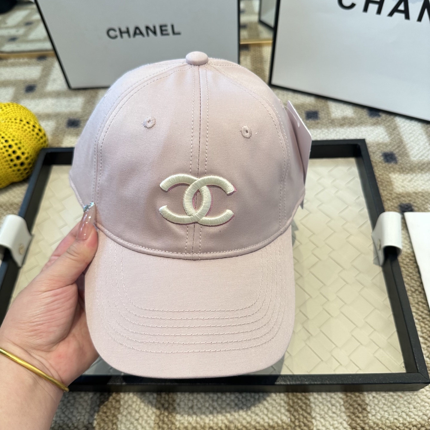 CHANEL香奈儿 新款简约刺绣logo棒球帽，新款出货，大牌款超好搭配，赶紧入手！