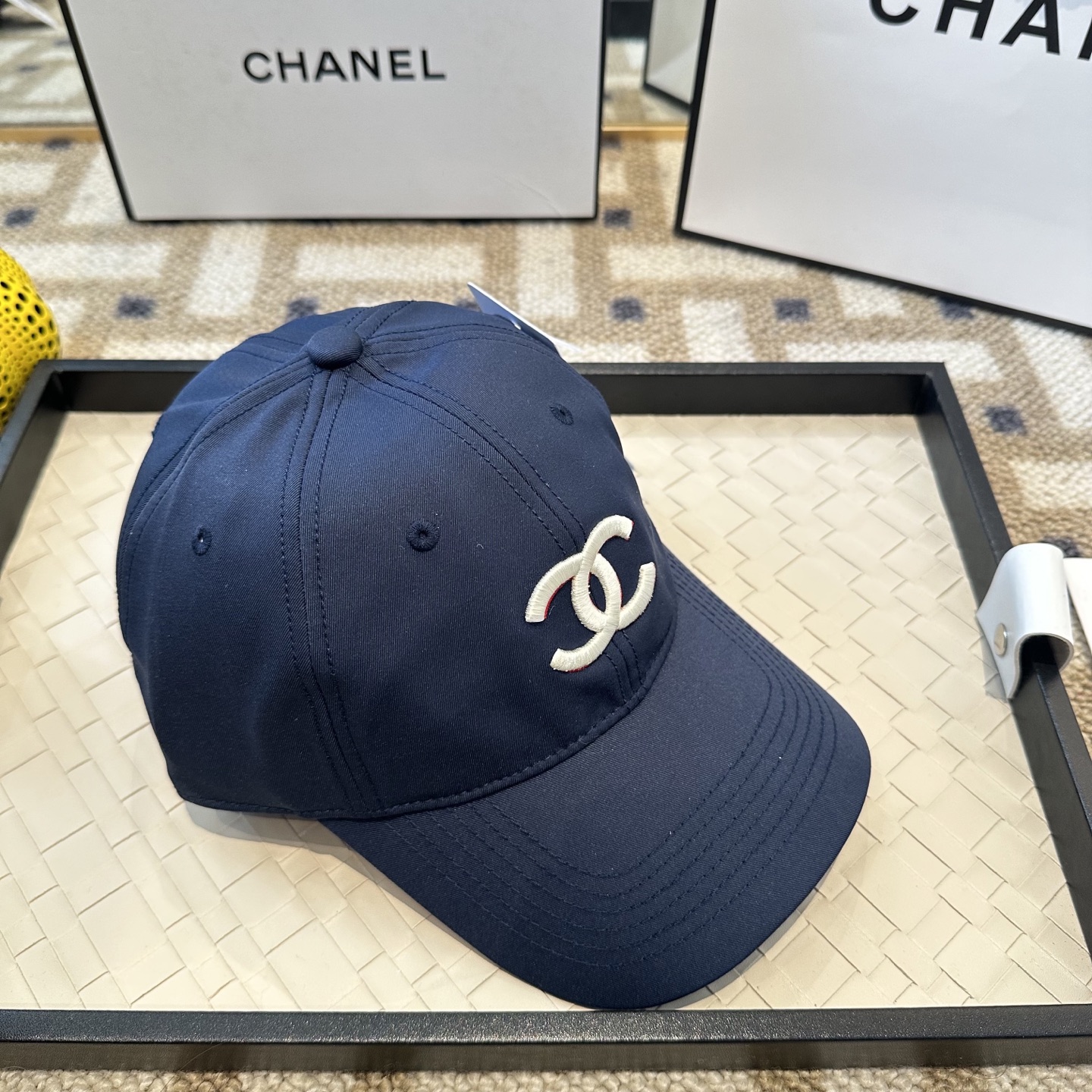 CHANEL香奈儿 新款简约刺绣logo棒球帽，新款出货，大牌款超好搭配，赶紧入手！