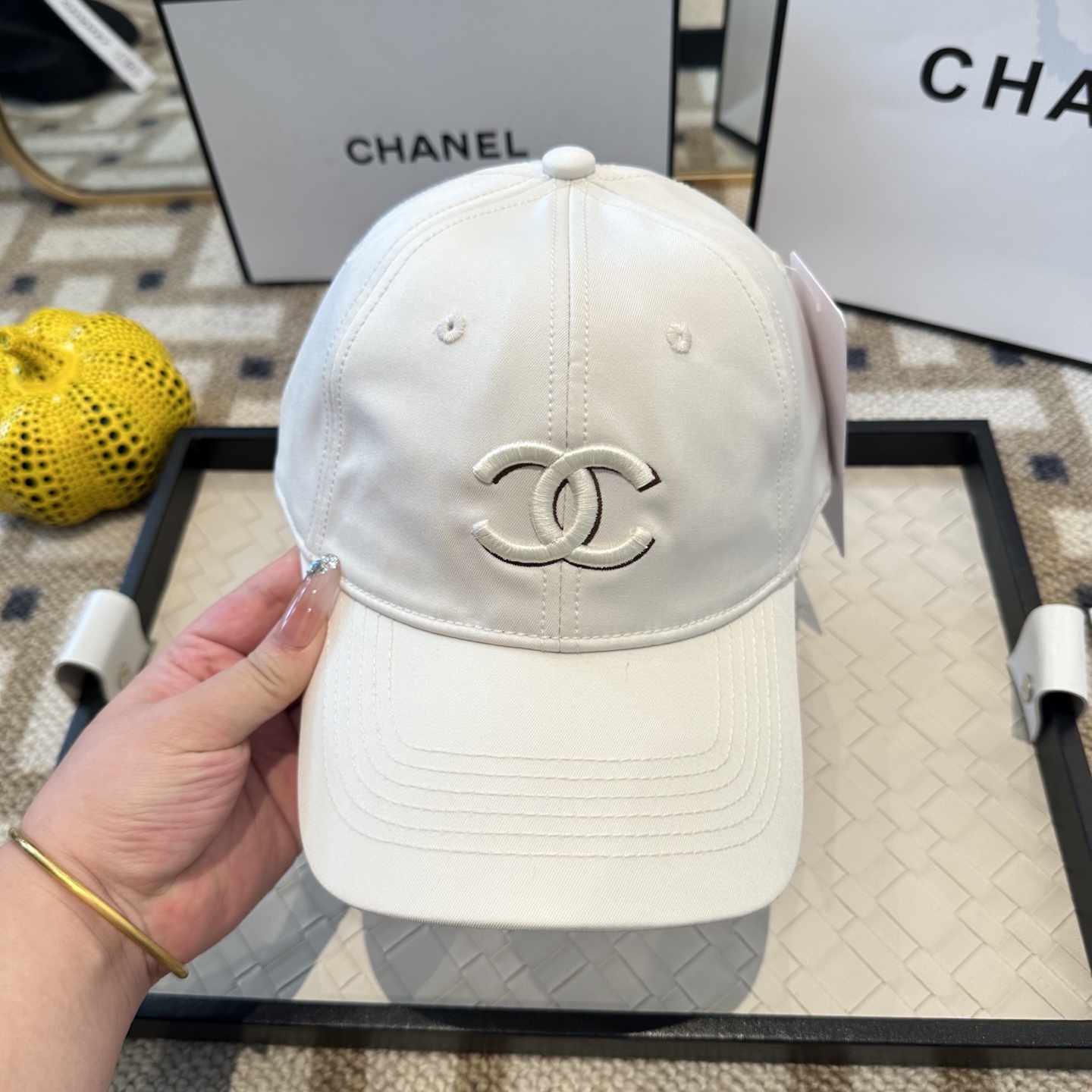 CHANEL香奈儿 新款简约刺绣logo棒球帽，新款出货，大牌款超好搭配，赶紧入手！