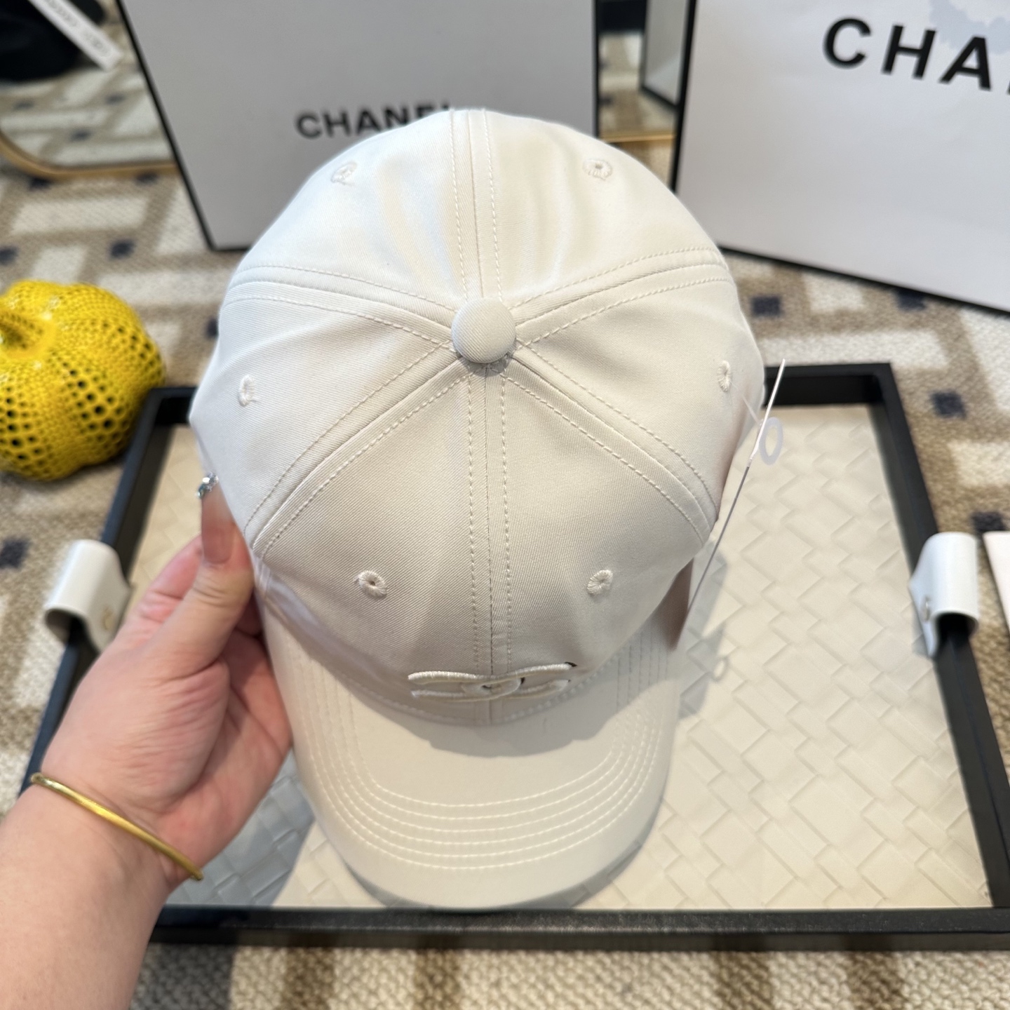 CHANEL香奈儿 新款简约刺绣logo棒球帽，新款出货，大牌款超好搭配，赶紧入手！