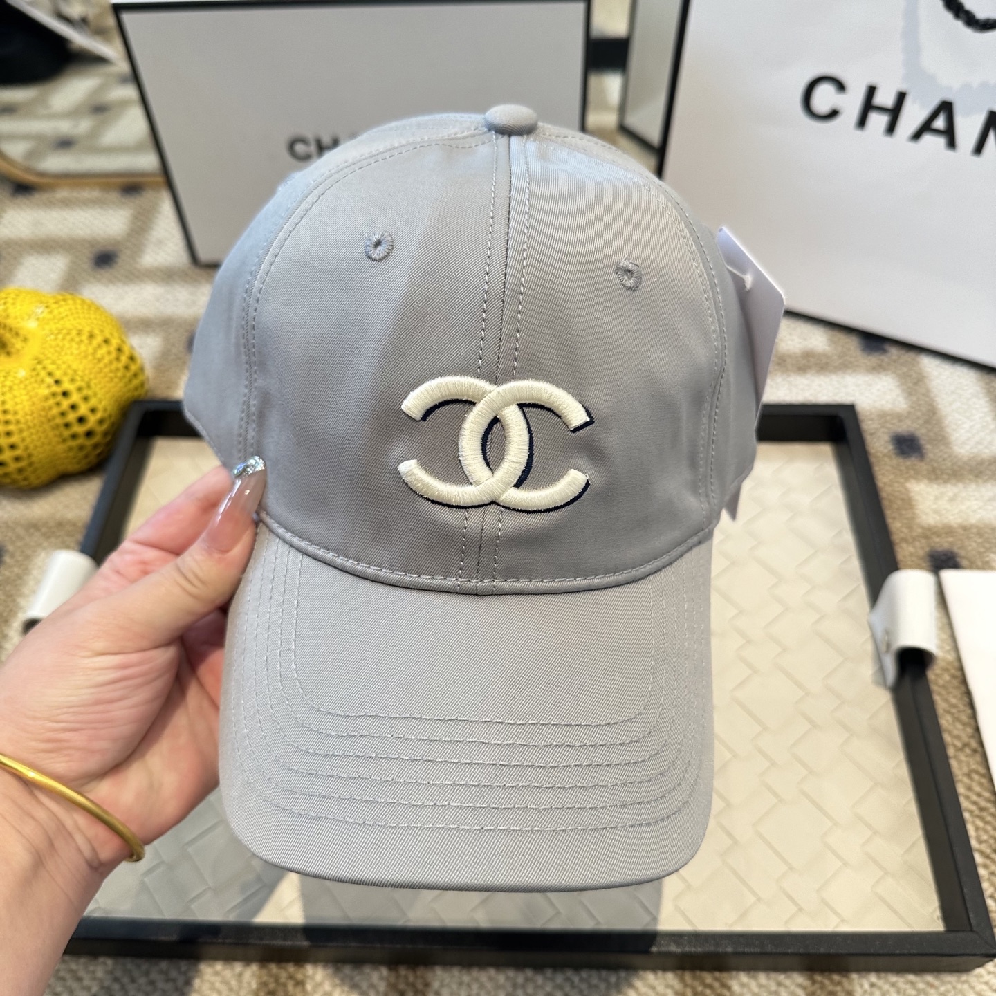CHANEL香奈儿 新款简约刺绣logo棒球帽，新款出货，大牌款超好搭配，赶紧入手！