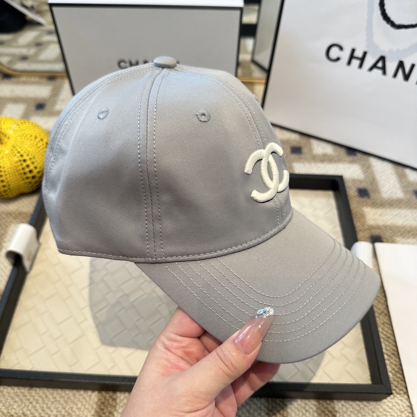CHANEL香奈儿 新款简约刺绣logo棒球帽，新款出货，大牌款超好搭配，赶紧入手！