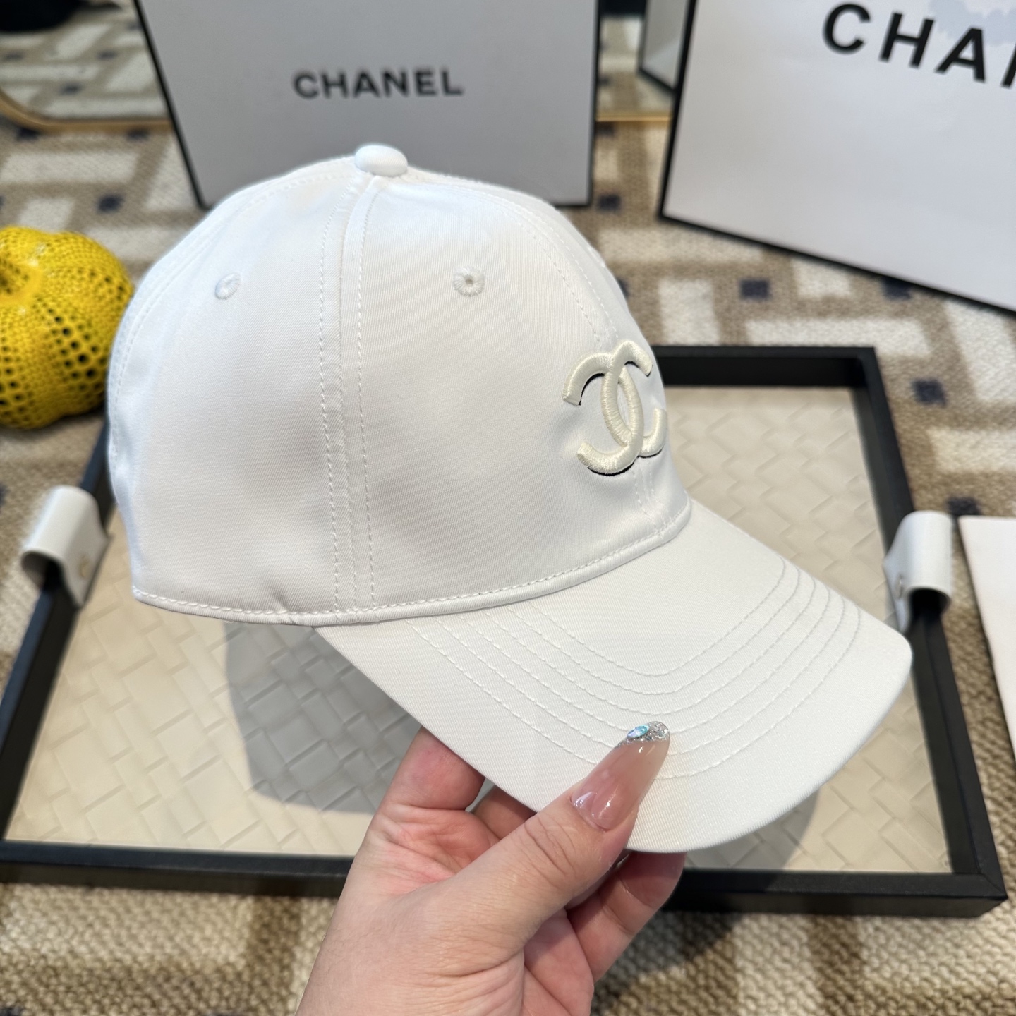 CHANEL香奈儿 新款简约刺绣logo棒球帽，新款出货，大牌款超好搭配，赶紧入手！