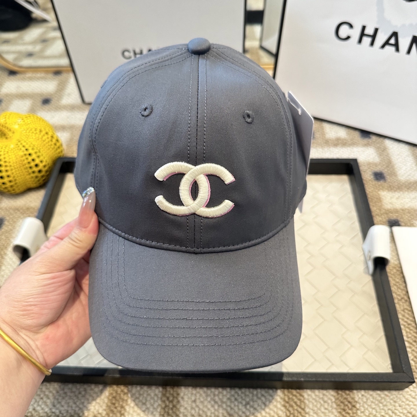 CHANEL香奈儿 新款简约刺绣logo棒球帽，新款出货，大牌款超好搭配，赶紧入手！