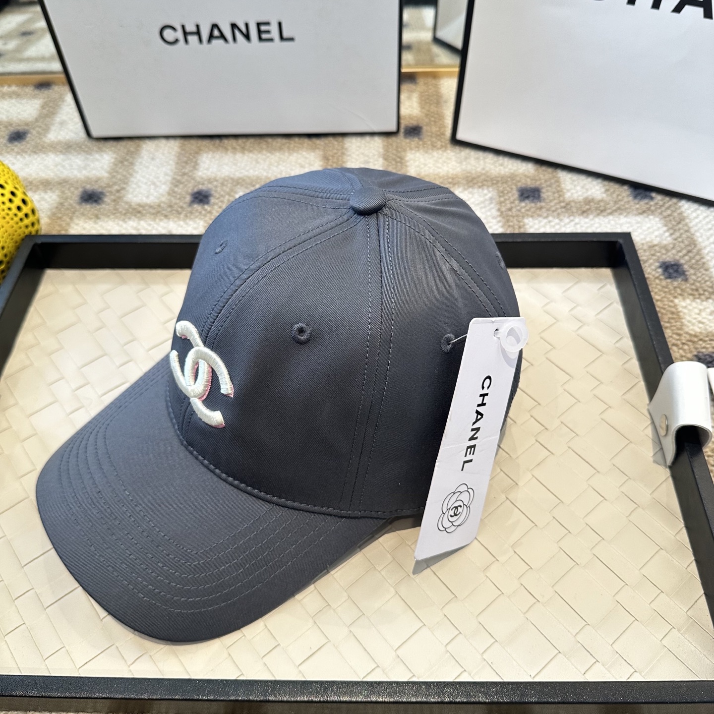 Chanel CHANEL香奈儿 新款简约刺绣logo棒球帽，新款 ， 款超好搭配，赶紧入手