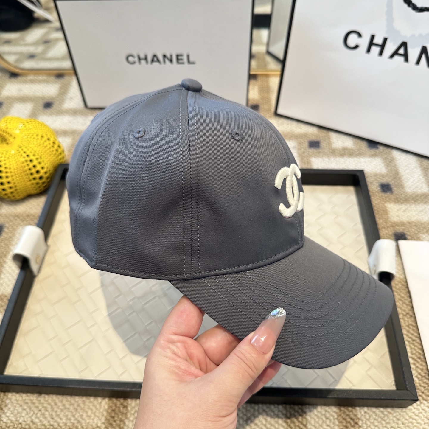 CHANEL香奈儿 新款简约刺绣logo棒球帽，新款出货，大牌款超好搭配，赶紧入手！