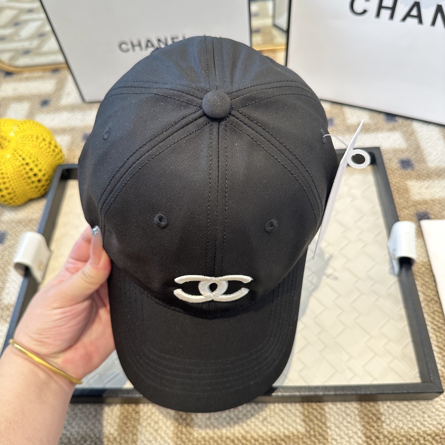 CHANEL香奈儿 新款简约刺绣logo棒球帽，新款出货，大牌款超好搭配，赶紧入手！