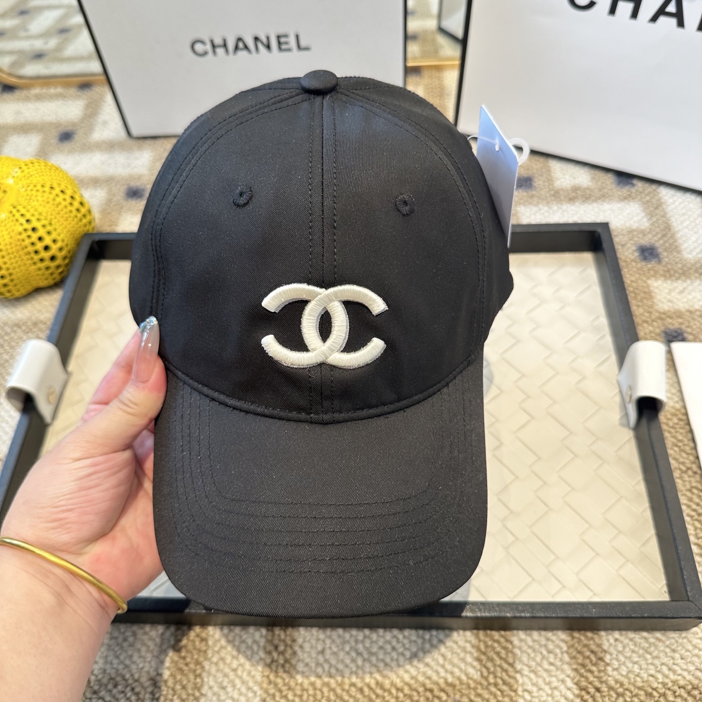 CHANEL香奈儿 新款简约刺绣logo棒球帽，新款出货，大牌款超好搭配，赶紧入手！