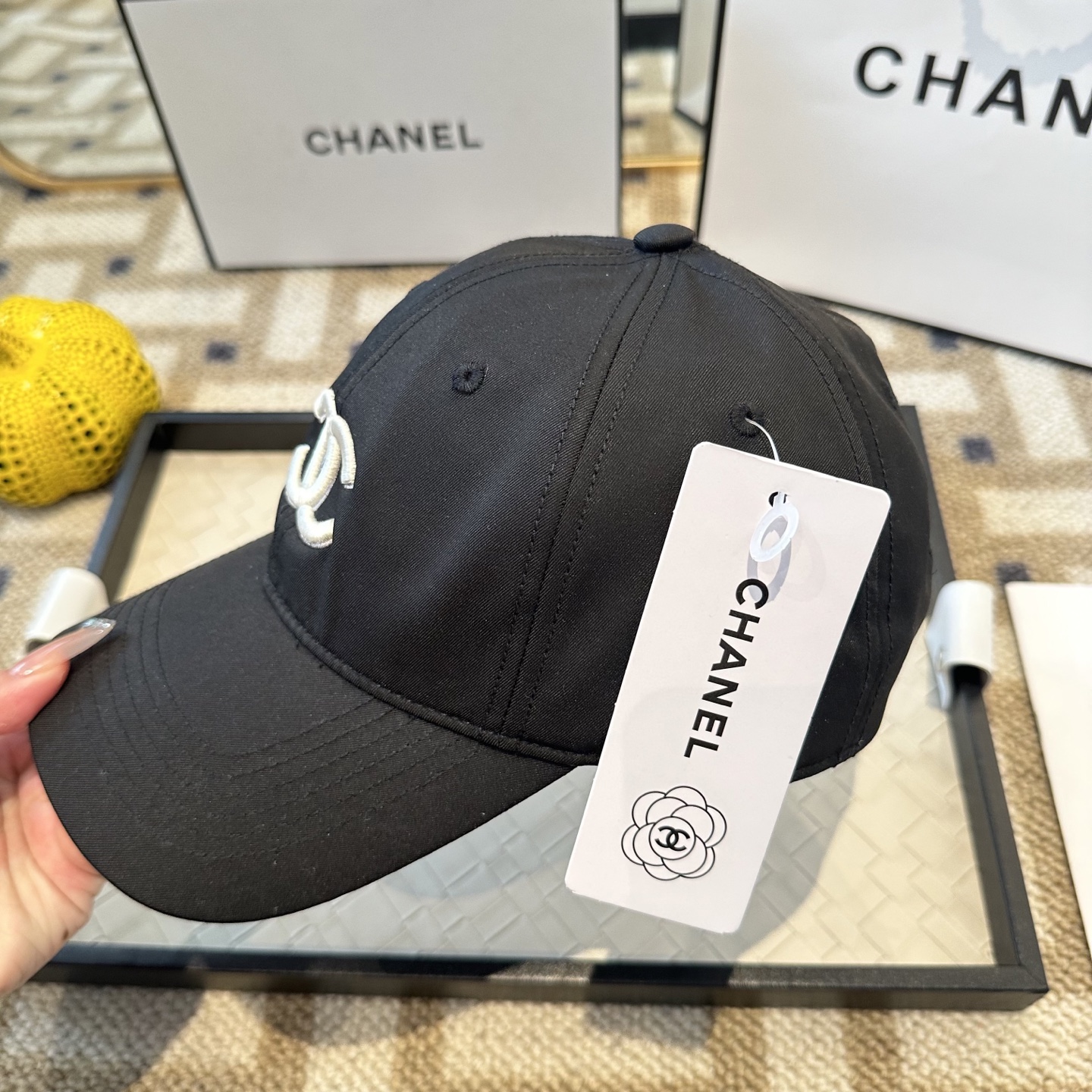 CHANEL香奈儿 新款简约刺绣logo棒球帽，新款出货，大牌款超好搭配，赶紧入手！