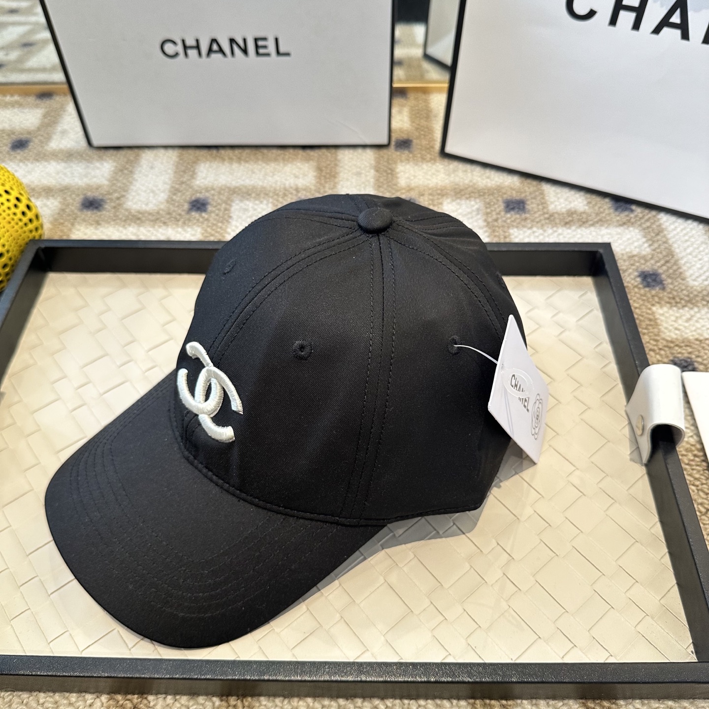 Chanel CHANEL香奈儿 新款简约刺绣logo棒球帽，新款 ， 款超好搭配，赶紧入手