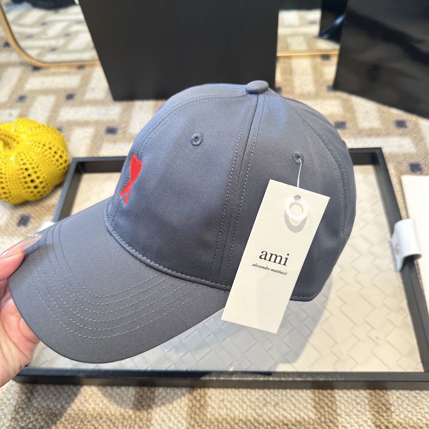 ami 棒球帽颜值担当，遮阳挡风的四季款，闭眼入版型挺阔 面料很好喔