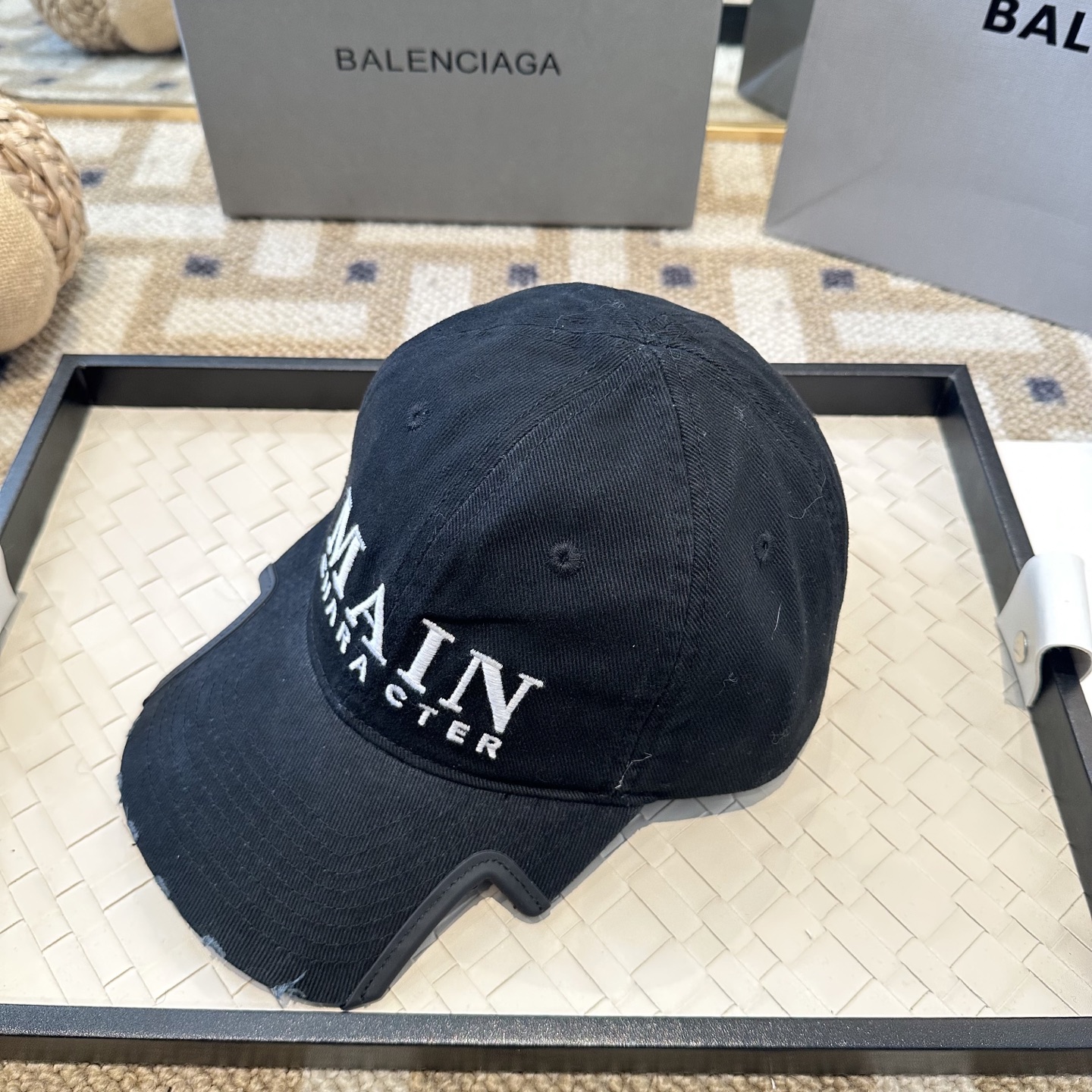 新品Balenciaga 巴黎世家字母新款棒球帽现货秒发🧢简约时尚超级无敌好看的帽子！情侣款！