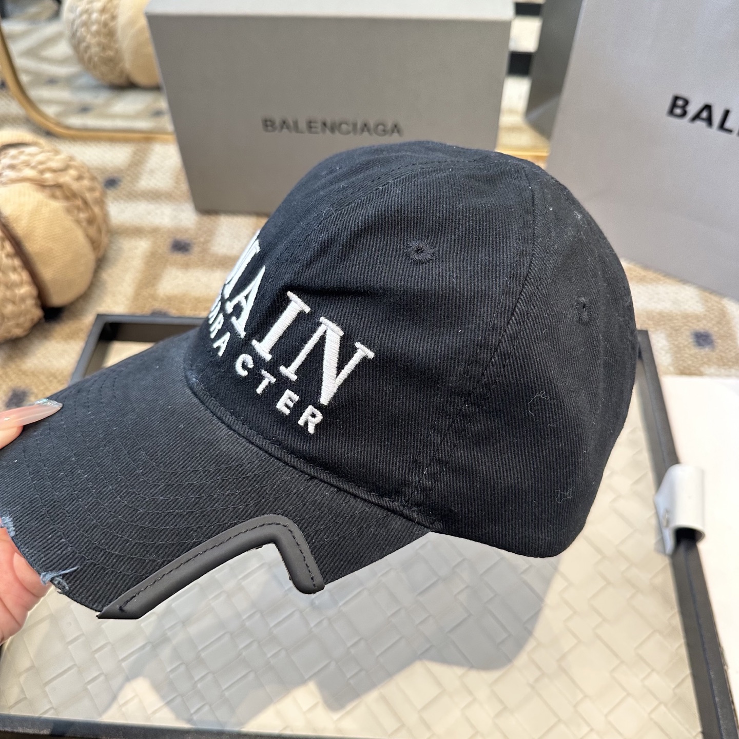 新品Balenciaga 巴黎世家字母新款棒球帽现货秒发🧢简约时尚超级无敌好看的帽子！情侣款！