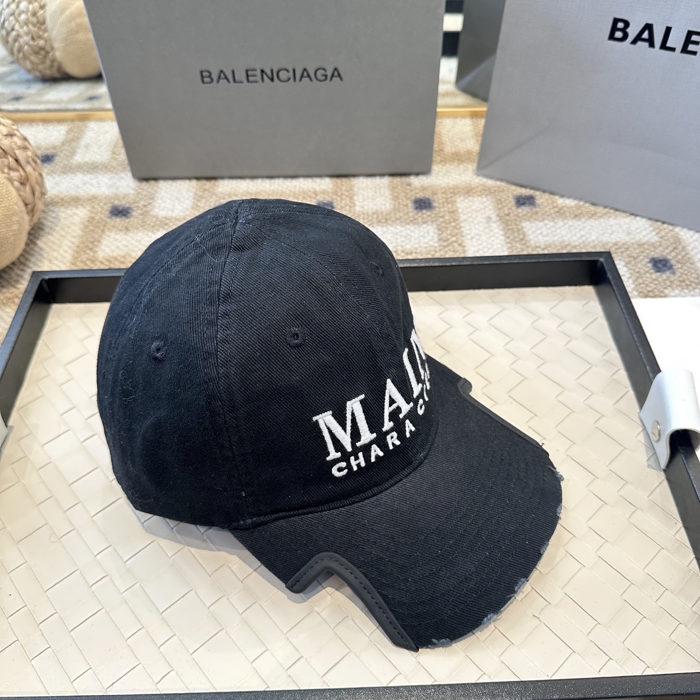 新品Balenciaga 巴黎世家字母新款棒球帽现货秒发🧢简约时尚超级无敌好看的帽子！情侣款！
