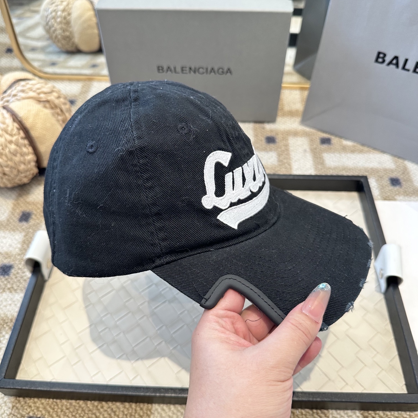 新品Balenciaga 巴黎世家字母新款棒球帽现货秒发🧢简约时尚超级无敌好看的帽子！情侣款！