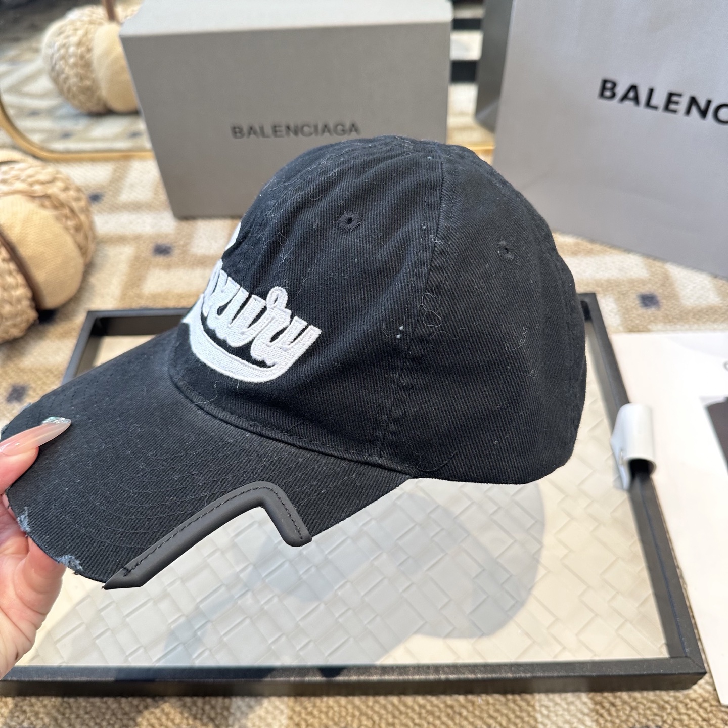 新品Balenciaga 巴黎世家字母新款棒球帽现货秒发🧢简约时尚超级无敌好看的帽子！情侣款！